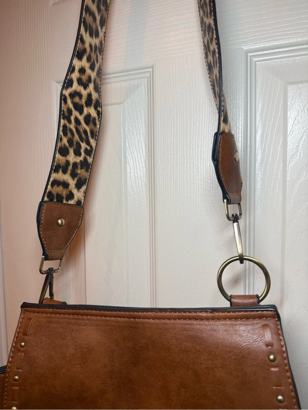NWOT Jen & Co Bailey Crossbody Bag with Guitar Strap